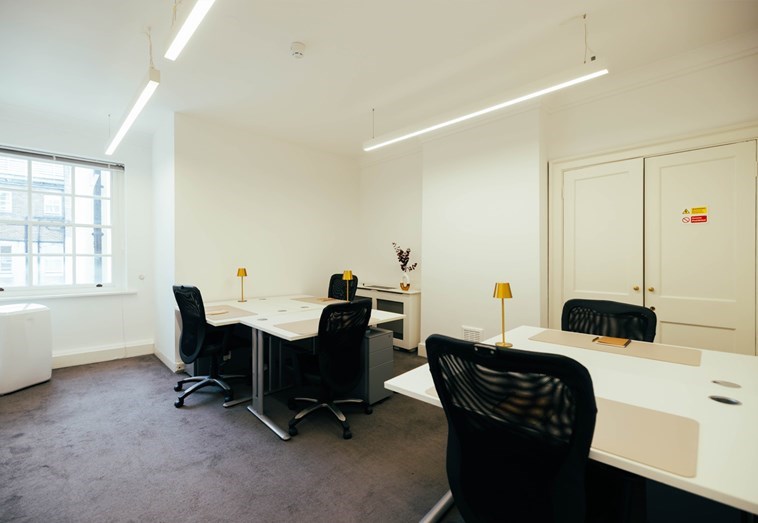 WHITE HALL SUITE