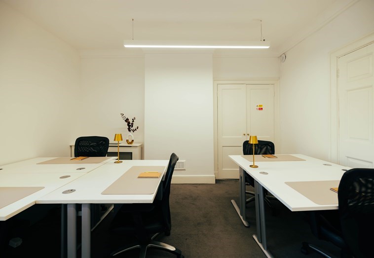 WHITE HALL SUITE